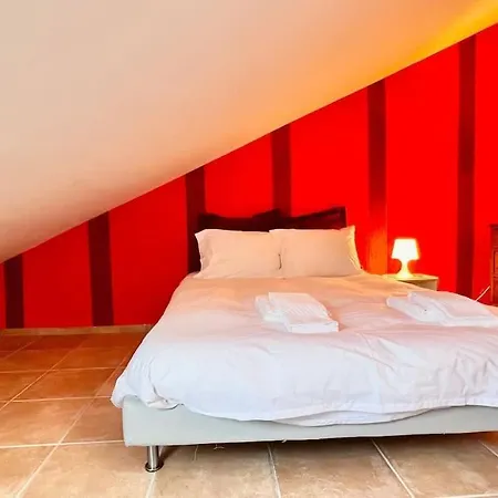 New! - The Surfer Pilot - Baleal 8pax
